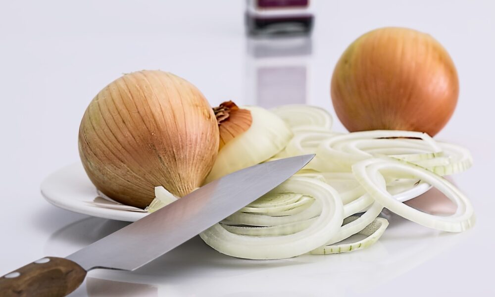 3 Best Ways To Cut Onions Without Crying